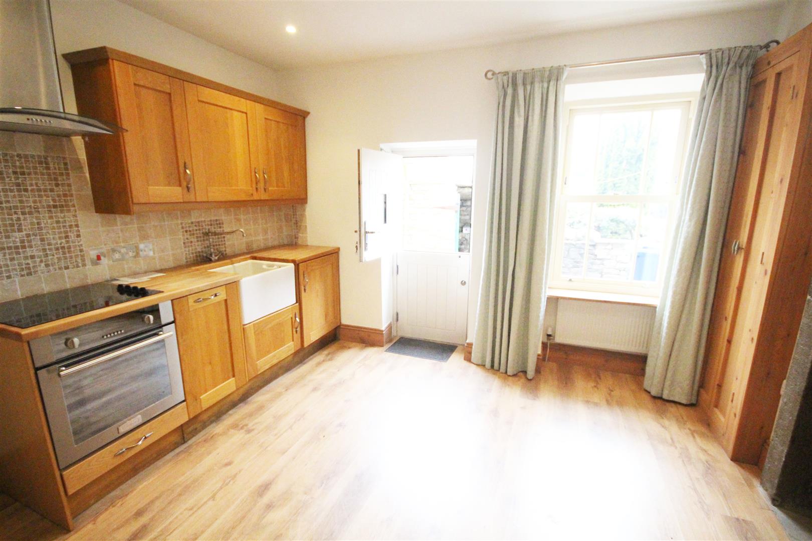 2 bedroom mid terrace house To Let in Barnoldswick - IMG_8529.jpg